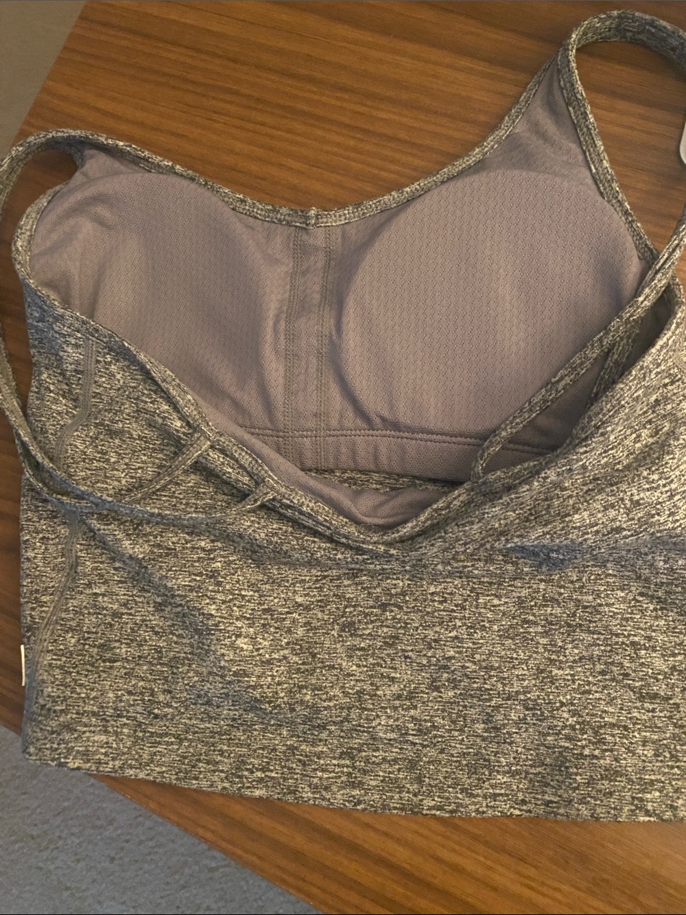 Like NEW Vuori Halo performance crop top silky soft S - Picture 3 of 3